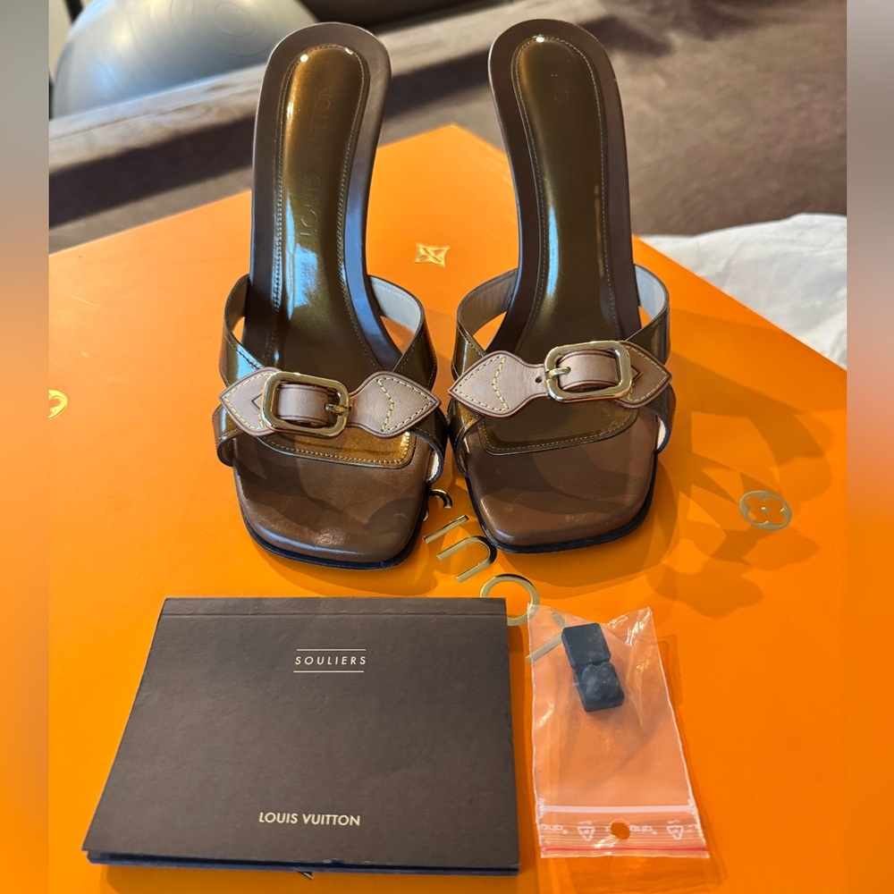 SOLD ❌ Rare Louis Vuitton Women's Wooden Vachetta Strap Mules Heels (EU 38)